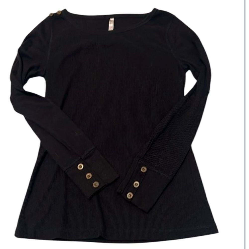 Colorstory black size L ribbed long sleeve button detail tshirt EUC runs small